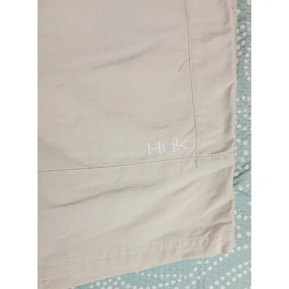 Huk Rogue 18 Performance Fishing Shorts Mens XXXL Bone Beige Nylon H2000083 NWT - Picture 10 of 10